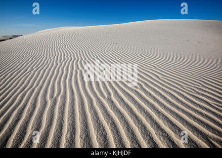 Die einzigartige und wunderschöne White Sands National Monument in New Mexico. Dieser Gips dune Feld ist die größte ihrer Art in der Welt. In Southe entfernt Stockfoto