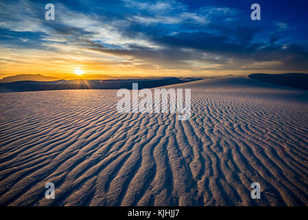 Die einzigartige und wunderschöne White Sands National Monument in New Mexico. Dieser Gips dune Feld ist die größte ihrer Art in der Welt. In Southe entfernt Stockfoto