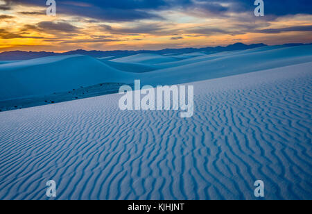 Die einzigartige und wunderschöne White Sands National Monument in New Mexico. Dieser Gips dune Feld ist die größte ihrer Art in der Welt. In Southe entfernt Stockfoto