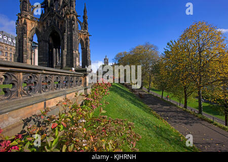 Herbst Blick auf das Scott Monument von der Princes Street Gardens, Edinburgh, lothian Stockfoto