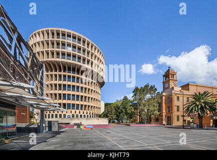 Australien, New South Wales, Newcastle, Wheeler, Blick auf die Stadt Newcastle Rat Stadt Administration Center, auch als The Roundhouse oder T bekannt Stockfoto