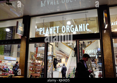 Planet organische Store auf Tottenham Court Road, London, England Stockfoto