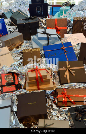 Urlaub Dekor in den Geschäften der Kristalle in Las Vegas, Nevada. Stockfoto