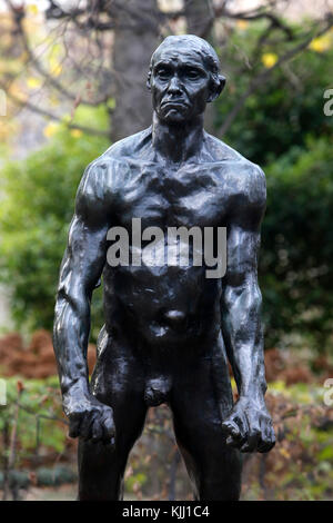 Das Rodin Museum, Paris. Denkmal für die Bürger von Calais: Jean d'Ayre, monumentale Figur, 1887. Frankreich. Stockfoto