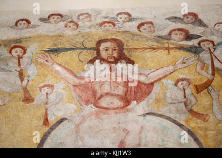 Vault de Lugny Kirche. Wandmalerei aus dem 16. Jahrhundert. Christus in seinem Leiden. Christus in Majestät. Frankreich. Stockfoto