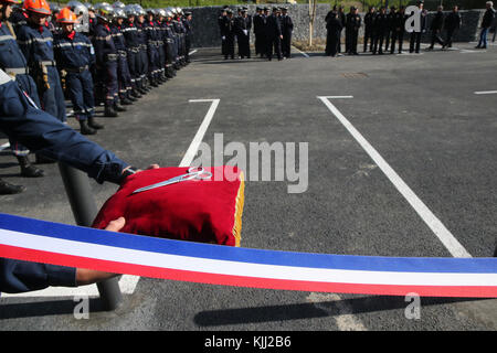 Neue firehouse starten. Feuerwehrmann Zeremonie. Frankreich. Stockfoto