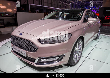 Genf, Schweiz - 1. MÄRZ 2016: 2017 Ford Mondeo Vignale Auto auf dem 86. Internationalen Automobilsalon in Genf präsentiert. Stockfoto