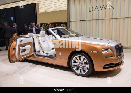 Genf, Schweiz - 1. MÄRZ 2016: Rolls Royce Dawn Luxus Cabriolet präsentiert auf dem 86. Internationalen Automobilsalon in Genf. Stockfoto