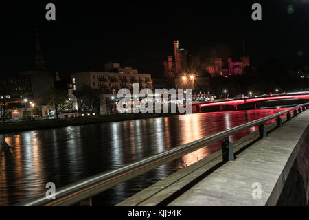 Inverness, Schottland - Stadt bei Nacht Stockfoto