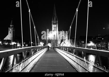 Inverness, Schottland - Stadt bei Nacht Stockfoto