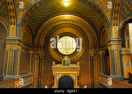 Prag, Tschechische Republik - 10. Januar 2007: Spanische Synagoge in Prag. Es ist eine maurische revival Synagoge im Besitz des Jüdischen Museums Prag, und Stockfoto