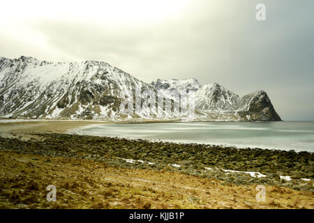 Unstad Strand in der Lofoten, Norwegen im Winter. Stockfoto