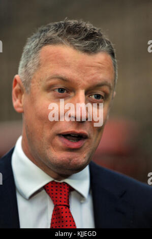 London, UK, 22.11.2017, Nigel Martin Evans MP für Ribble Valley spricht mit den Medien auf College Green, über den Haushalt. Stockfoto