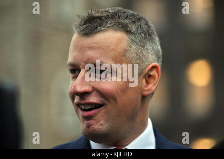 London, UK, 22.11.2017, Nigel Martin Evans MP für Ribble Valley spricht mit den Medien auf College Green, über den Haushalt. Stockfoto