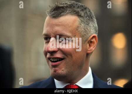 London, UK, 22.11.2017, Nigel Martin Evans MP für Ribble Valley spricht mit den Medien auf College Green, über den Haushalt. Stockfoto