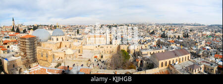 Blick auf die Altstadt Jerusalems von der lutherischen Kirche des Erlösers, Glockenturm. Stockfoto