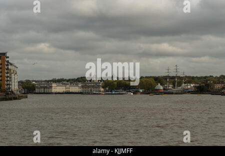 Universität von Greenwich, Cutty Sark von Thames River im späten Oktober gesehen Stockfoto