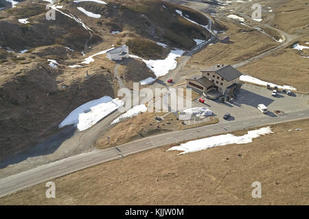 Lukmanier Pass im frühen Frühjahr Luftaufnahme Stockfoto