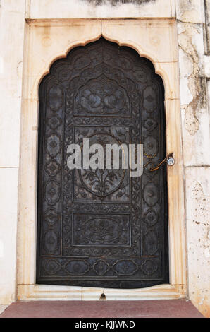 Reich verzierte Tür in Red Fort komplex Indien Stockfoto