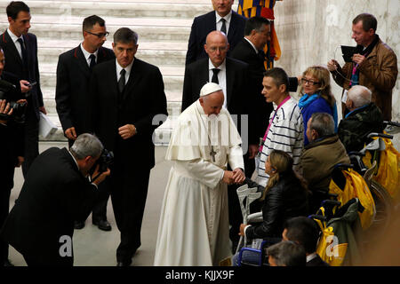 FRATELLO Wallfahrt in Rom. Papst Francesco treffen Obdachlose. Italien. Stockfoto