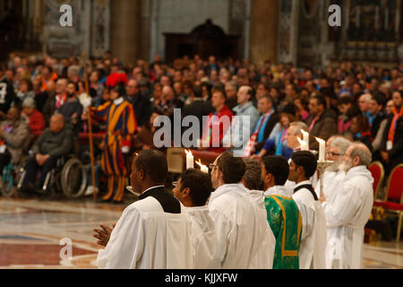 Messe im Petersdom, Rom. Italien. Stockfoto