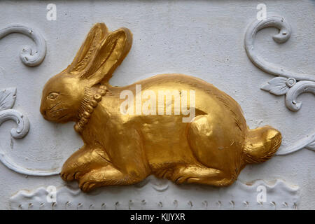 Chinesisches Horoskop Zeichen Skulptur in Wat Chiang, Chiang Mai. Kaninchen. Thailand. Stockfoto