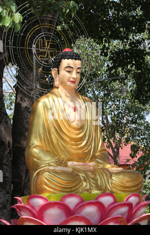 Chua Thien Lam Gehen buddhistische Pagode. Sakyamuni Buddha Statue. Thay Ninh. Vietnam. Stockfoto