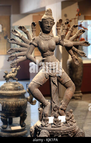 Quan Am buddhistischen Pagode. Buddhistische Museum. Tausend bewaffneten Avalokitesvara, der Bodhisattva des Mitgefühls. Statue. Danang. Vietnam. Stockfoto