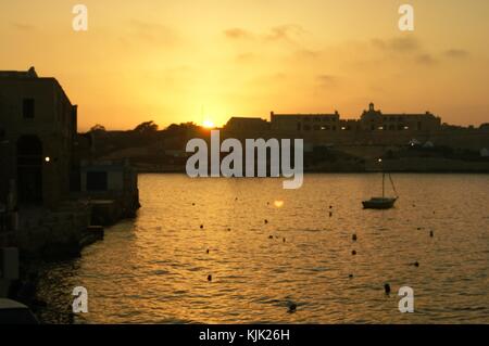 Sonnenuntergang über Valletta Malta Stockfoto