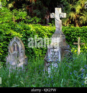 Der katholische Friedhof in der St. Mary's Church, Acton Burnell, Shropshire. Stockfoto