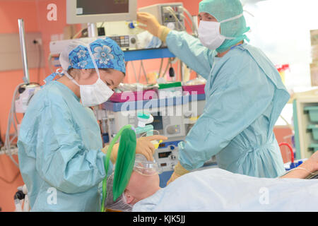 Operation läuft im Krankenhaus Theater Stockfoto