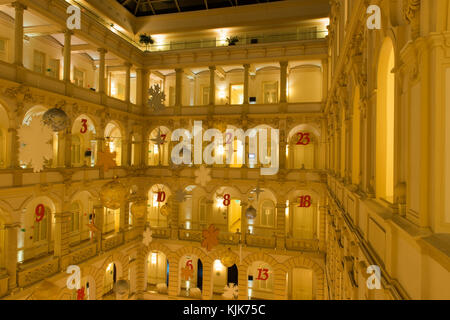 Budapest, Ungarn - 29 November 2014: Innenraum des Boscolo Budapest Hotel, das früher das New York Palace, a luxury hotel auf dem Grand Boulevard in Stockfoto