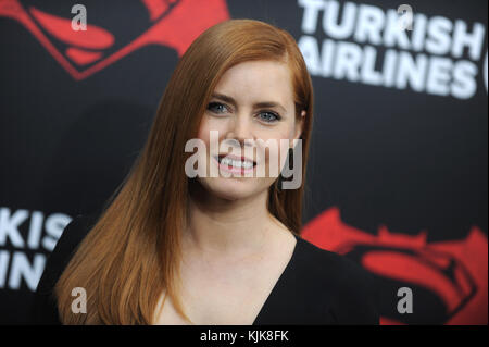 NEW YORK, NY - 20. März: Schauspieler Ben Affleck besucht die 'Batman V Superman: Morgenröte der Gerechtigkeit" New York Premiere in der Radio City Music Hall am 20. März 2016 in New York City People: Amy Adams Stockfoto