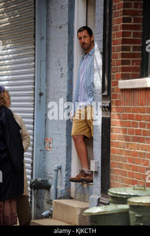 NEW YORK, NY - 12. MÄRZ: Noah Baumbach, Dustin Hoffman, Adam Sandler, Emma Thompson filmt Noah Baumbachs „die Meyerowitz-Geschichten“ am 12. März 2016 in New York City. Leute: Adam Sandler Stockfoto