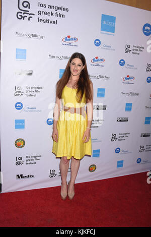 HOLLYWOOD, CA - JUNI 05: Chrissa Loukas besucht die Premiere von 'Worlds Apart' beim La Greek Film Festival 2016 im Egyptian Theatre am 5. Juni 2016 in Hollywood, Kalifornien. Personen: Chrissa Loukas Stockfoto