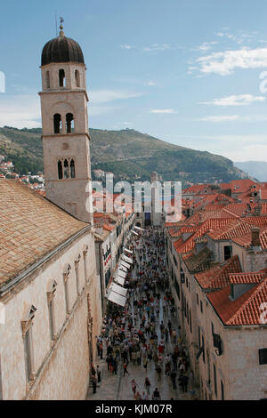 Placa, Dubrovnik, Kroatien. Tower ist ein Franziskanerkloster Stockfoto