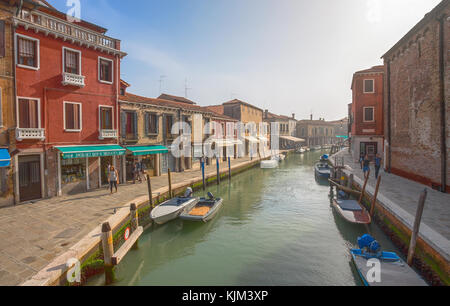 Venedig (Venezia), Italien, Oktober 17, 2017 - Blick auf die Insel Murano, einer kleinen Insel in Venedig, berühmt für seine Glasherstellung Stockfoto