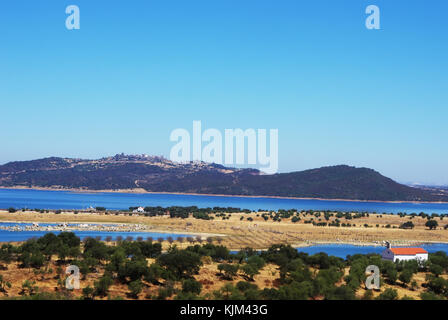 Landschaft von alqueva See in der Nähe mourao Dorf Stockfoto