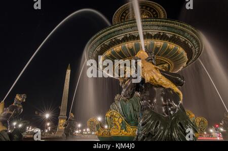 Teil der Stadt - 22/11/2012 - - Teil der Stadt - Brunnen von Concorde, der Brunnen der Flüsse Nacht Ansicht. - Sylvain Leser / Le Pictorium Stockfoto