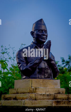 Pokhara, Nepal, September 04, 2017: Schöne outdor Ansicht einer schwarz metallic Statue in Pokhara Stockfoto