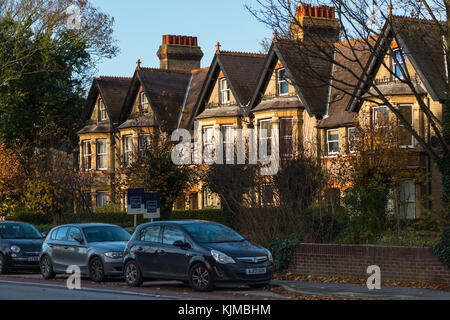 Viktorianische Reihenhäuser auf Huntingdon Road, Cambridge, England, UK. Stockfoto