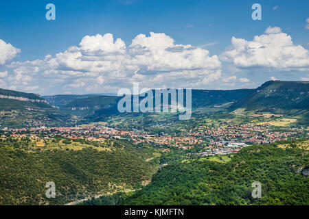 Frankreich, Region Occitanie, Millau und der Schlucht des Flusses Tarn, Ansicht von Millau und der Schlucht des Flusses Tarn Stockfoto