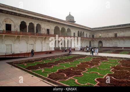 Fort, Agra, Indien - November, 2017: angoori Bagh Stockfoto