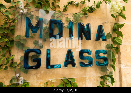 Mdina Shop Verkauf von Glas/Glas/Vase/Vasen auf Verkauf / zu verkaufen, das in der ummauerten Stadt Mdina in Malta geblasen. (91) Stockfoto