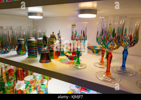 Mdina Shop Verkauf von Glas/Glas/Vase/Vasen auf Verkauf / zu verkaufen, das in der ummauerten Stadt Mdina in Malta geblasen. (91) Stockfoto