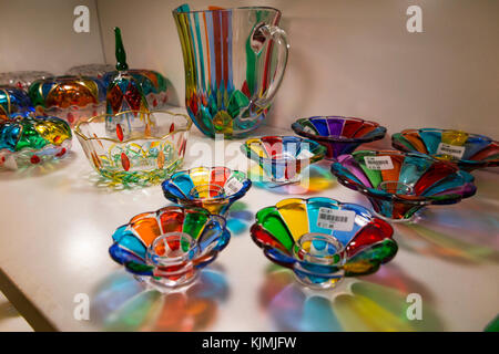 Mdina Shop Verkauf von Glas/Glas/Vase/Vasen auf Verkauf / zu verkaufen, das in der ummauerten Stadt Mdina in Malta geblasen. (91) Stockfoto