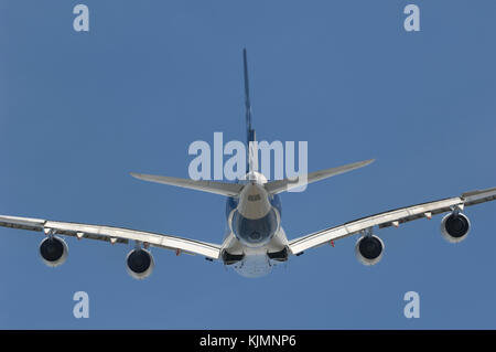 Airbus A380-800 im Flying-Display 2006 auf der internationalen Luftfahrtausstellung in Farnborough Stockfoto