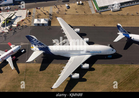 Airbus A380-800, Kingfisher Airlines A320-200 und A340-600 in der static-Display 2006 auf der internationalen Luftfahrtausstellung in Farnborough geparkt Stockfoto