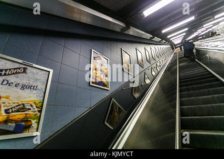 Stockholm, Schweden, 10. März 2017. Stockholmer U-Bahn-Station T-Centralen - eines der schönsten U-Bahnhof, 1957 eröffnet, Entwurf Stockfoto