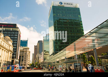 Auckland, Neuseeland - April, 2016: Einkaufszentren und Wolkenkratzer im Zentrum der Stadt Auckland Stockfoto